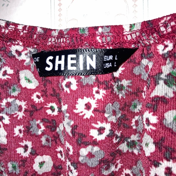 Floral romper from Shein! Size large - Picture 4 of 4